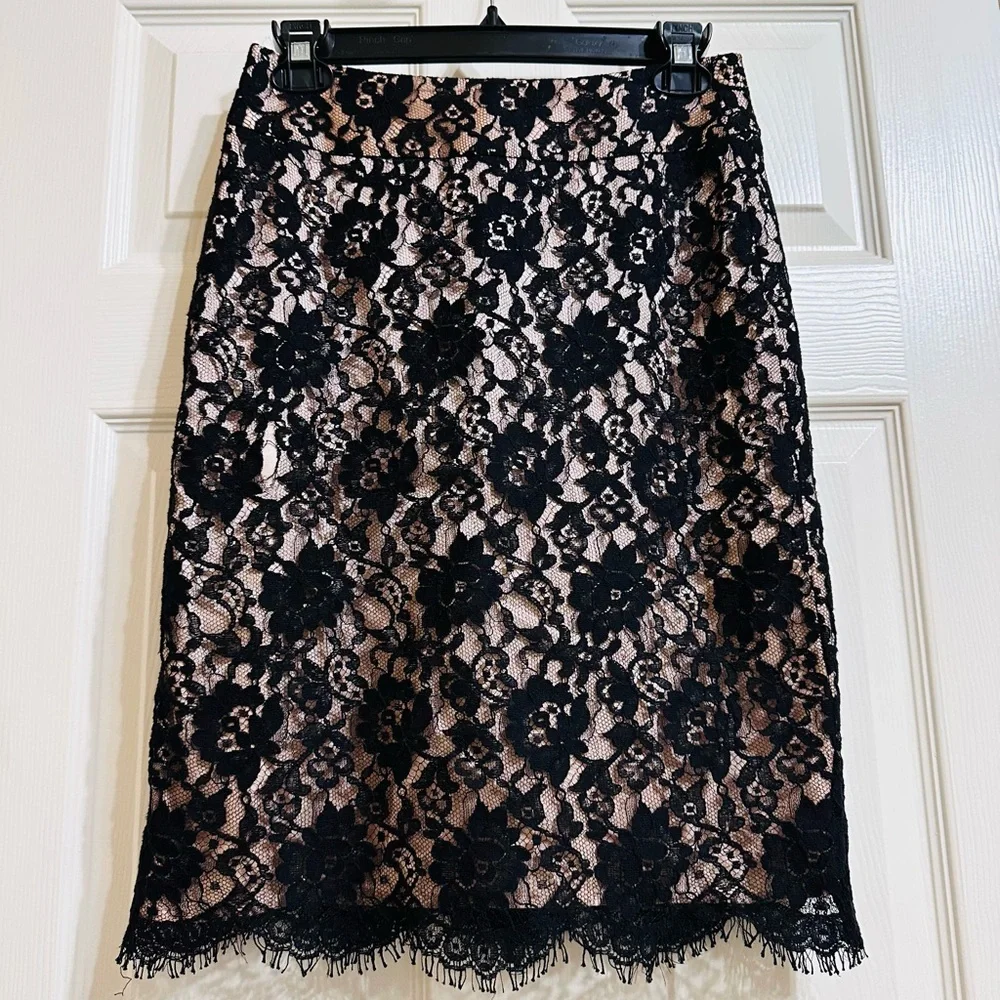 Banana Republic Black Lace Pencil Skirt 🖤 - Picture 1 of 13
